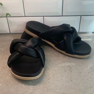 Universal Thread Black Sandals